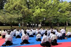 07_Aikido-Hongu-Taisha-Training-all-seated